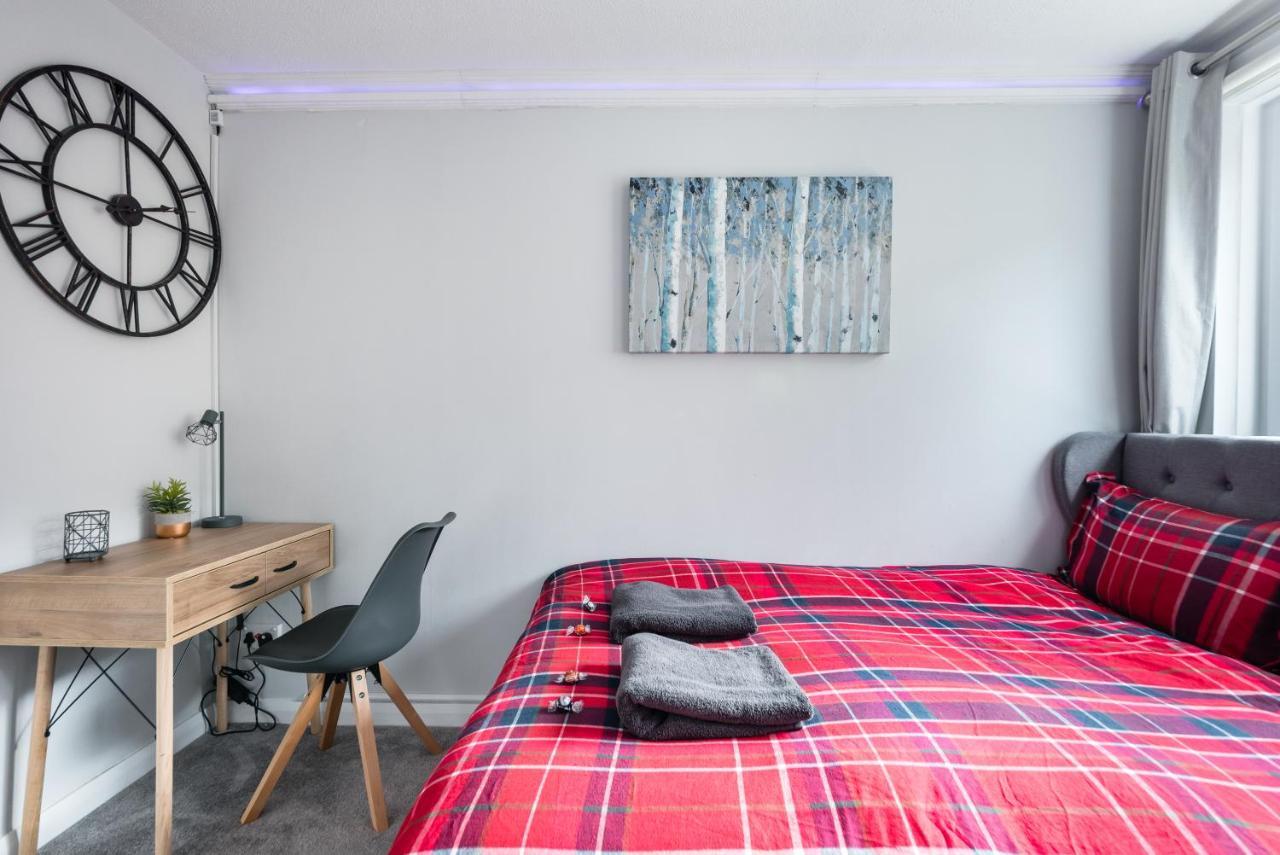 אדינבורו City Centre Stylish Apartment With Free Parking מראה חיצוני תמונה