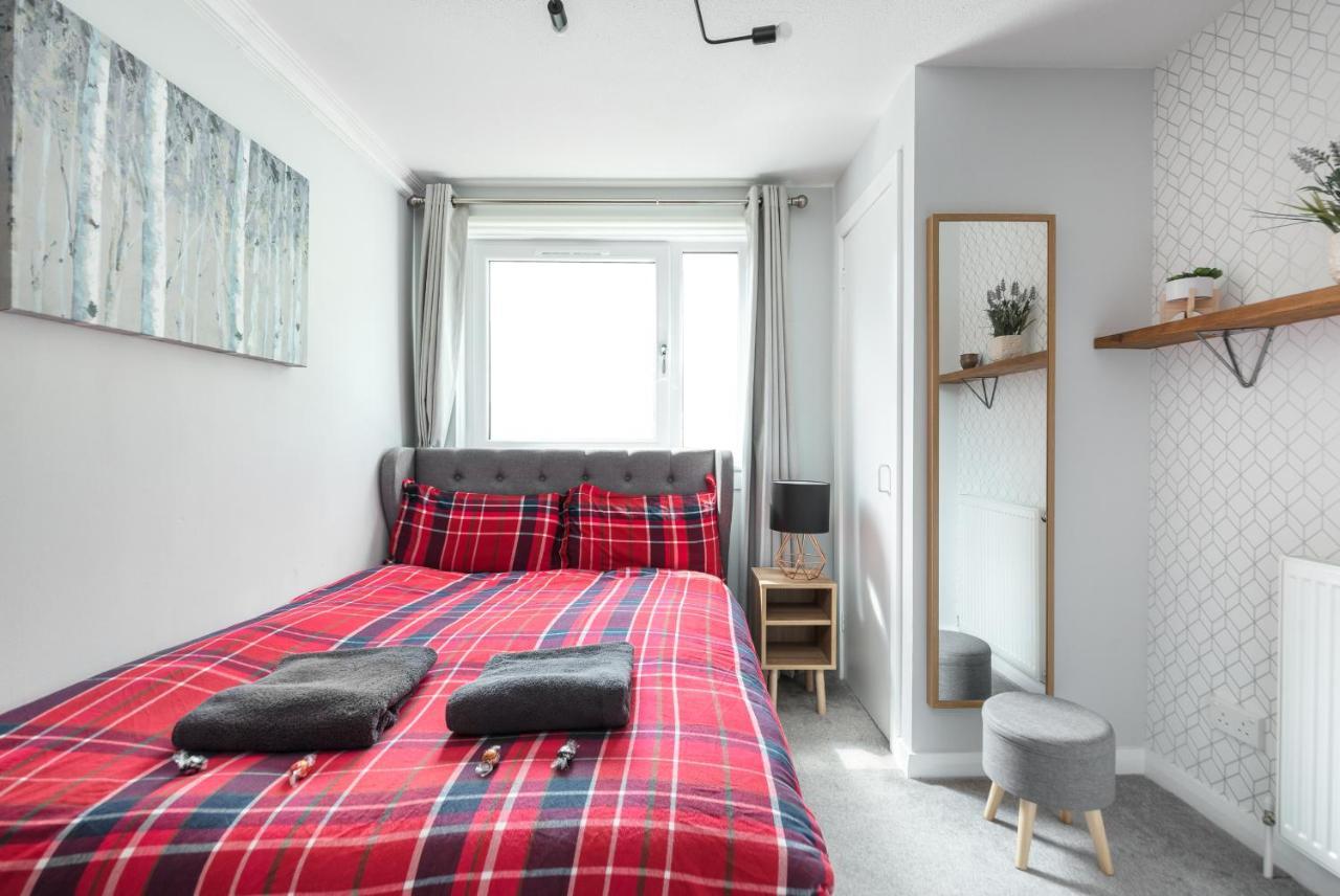 אדינבורו City Centre Stylish Apartment With Free Parking מראה חיצוני תמונה